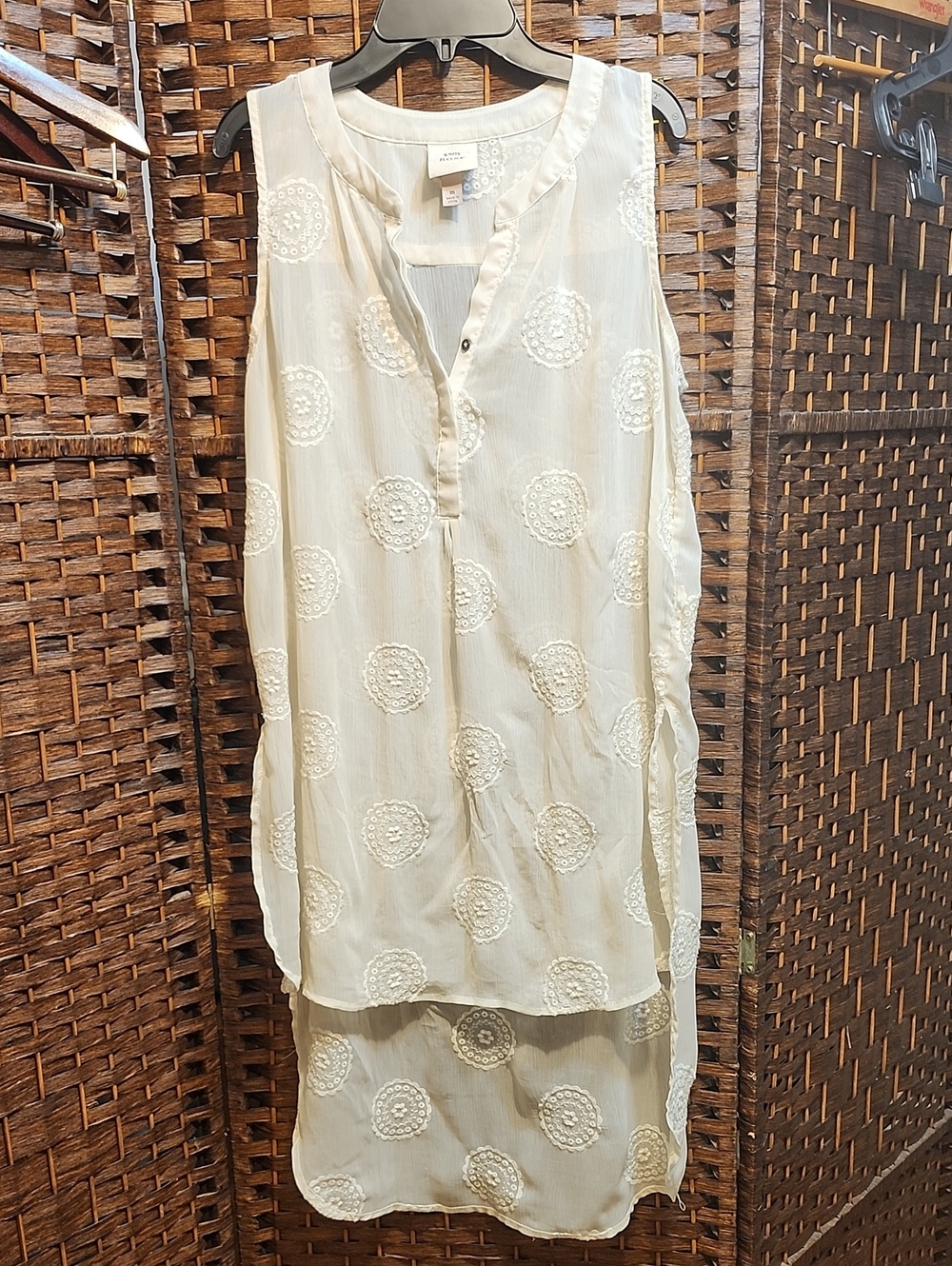 ❤️3 For 10.❤️Knox Rose Cream Embroidered Sleeveless Tunic